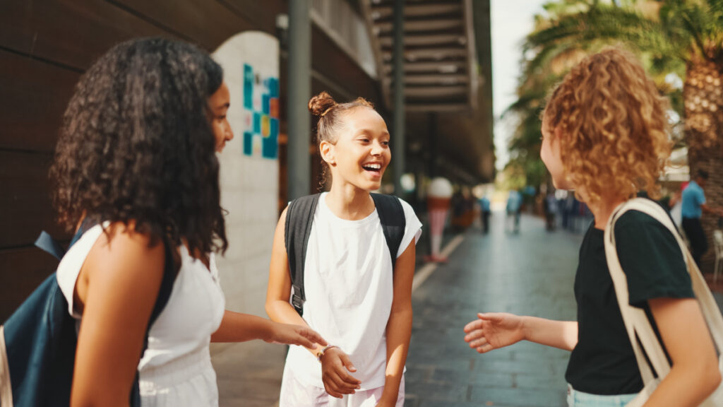 Un sujet de débat pour des amis ados : voici des idées
